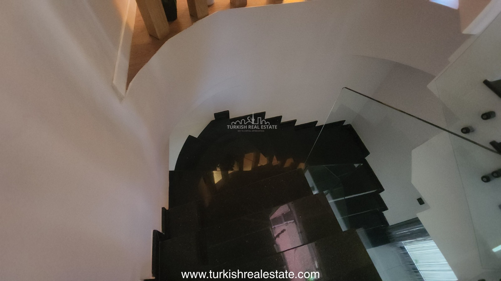 A Villa Where Luxury And Comfort Are Blended - 10