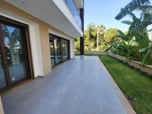 Spacıous Apartment With Villa Environment
