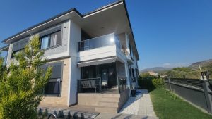Immaculate Home Near Airport