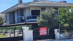 Classy Villa Near Sandy Beaches..
