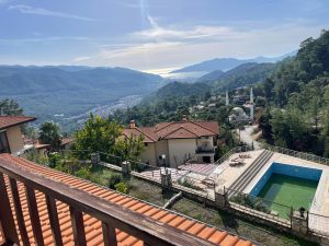 Mountain Retreat With Stunning Views