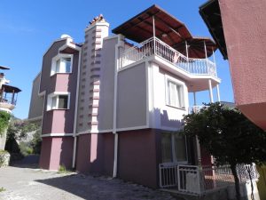 Large Villa Within Social Complex..